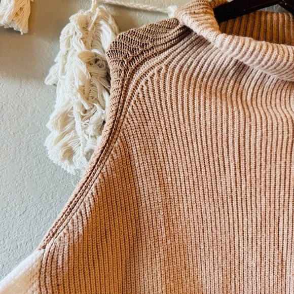 Carly Jean LA | Color Block Sweater - Picture 5 of 7